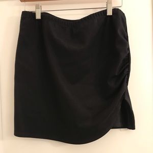 Black short hatch maternity skirt